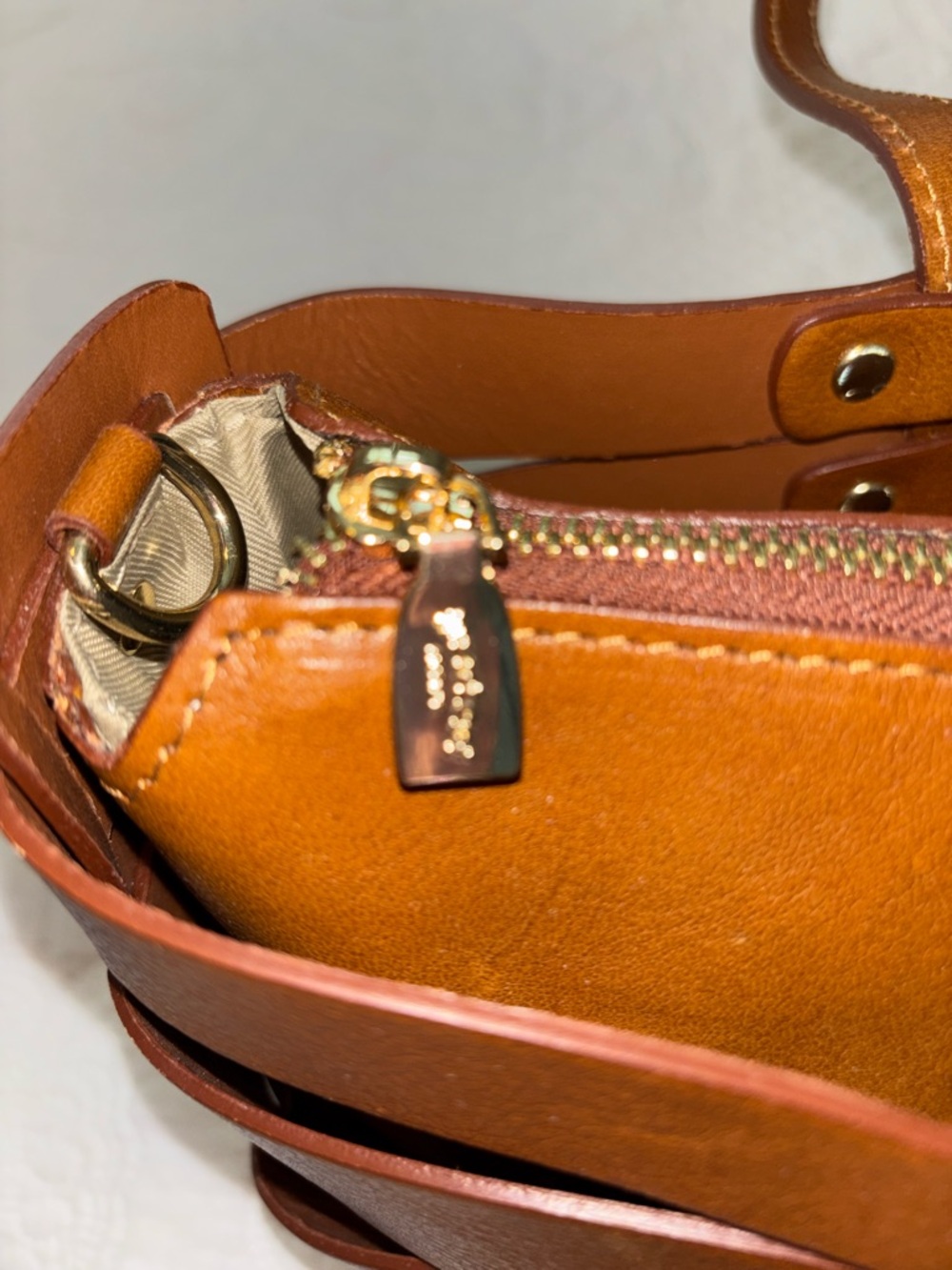 Cute classy leather Women’s Brown Leather Tote Handbag - Picture 6 of 9